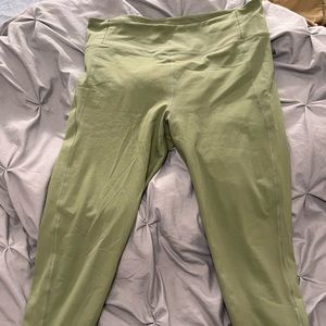 Girlfriend Collective compressive leggings in 3XL. Beautiful sage green colour.